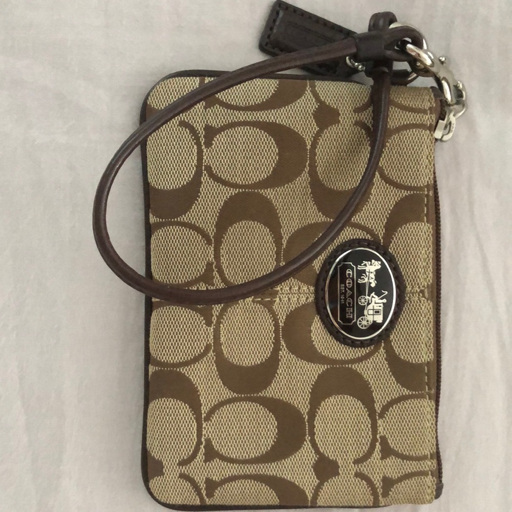 New without tags never used Coach wristlet